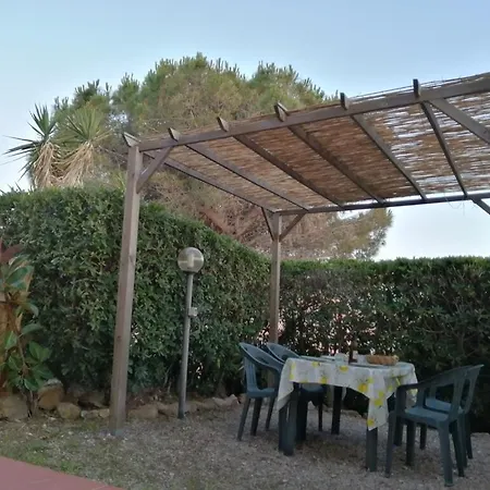 200 Metri Dalla Con Giardino Apartmán *